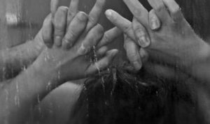 Simak, 5 Cara Bercinta di Kamar Mandi