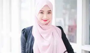 7 Hal yang Wajib Muslimah Perhatikan Saat Bermakeup