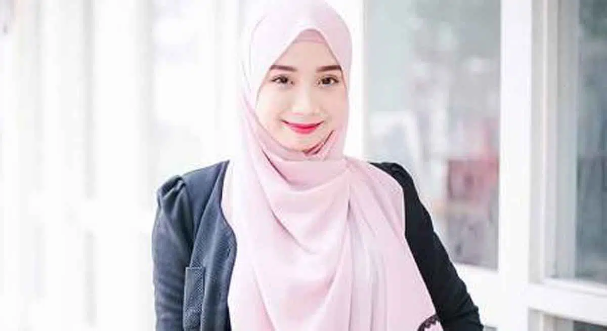 7 Hal yang Wajib Muslimah Perhatikan Saat Bermakeup