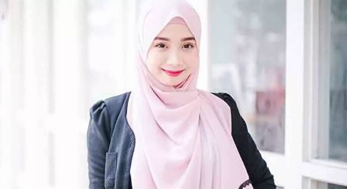 7 Hal yang Wajib Muslimah Perhatikan Saat Bermakeup
