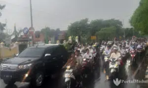 BreakingNews- Ribuan Santri Kepung Polres Bangkalan Tuntut Sukmawati Diadili