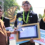 Kelurahan Bangselok Dapat Dua Penghargaan Sekaligus di Hari Jadi ke 750 Sumenep