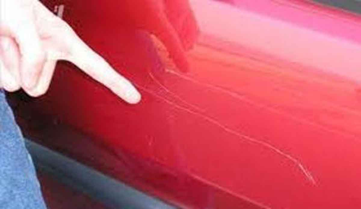 Hilangkan Goresan pada Mobil dengan 4 Cara Jitu Ini