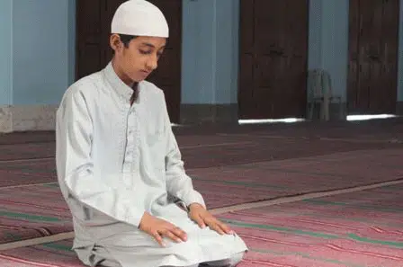 Hindari 3 Perkara Ini Agar Bisa Nikmati Salat