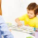 Ini Alasan Pentingnya Terapi Seni Bagi Perkembangan Anak Autis