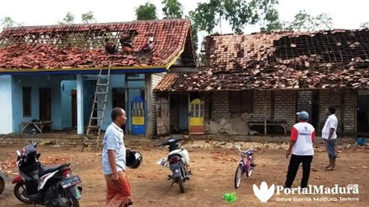 Puting Beliung Terjang Rumah Warga dan Fasilitas Umum
