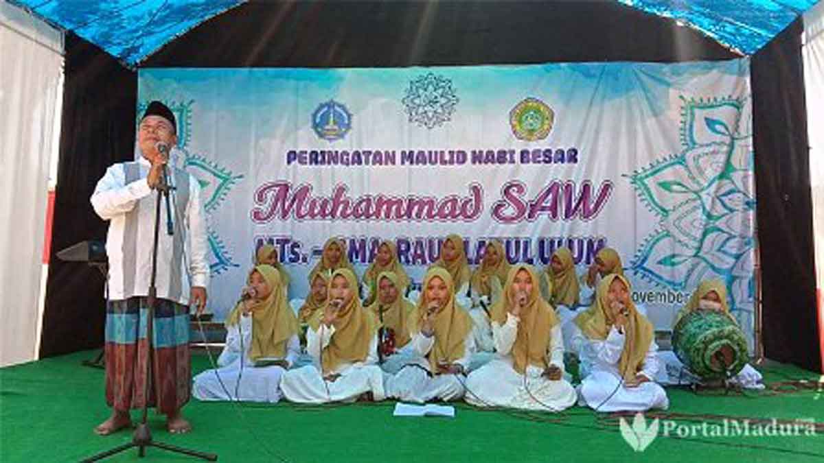 Peringatan Maulid Nabi Dimeriahkan Banjari Perempuan