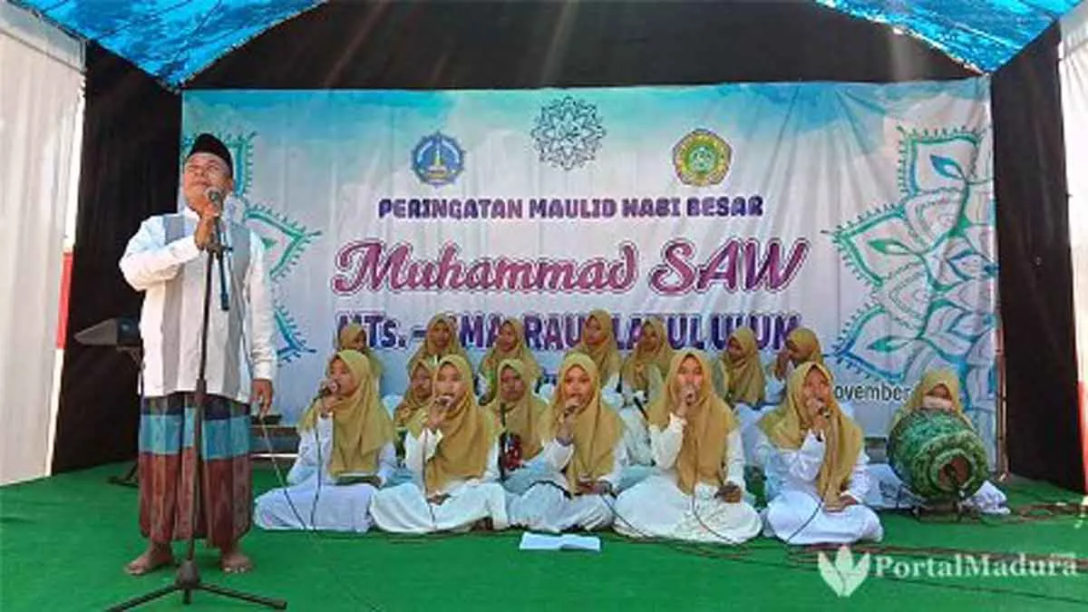 Peringatan Maulid Nabi Dimeriahkan Banjari Perempuan