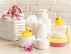 Perhatikan 3 Hal Ini Sebelum Anda Pakai Produk Perawatan Bayi