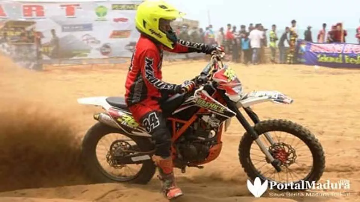 Promosi Wisata Lewat ‘IMS Grass Track’ di Bukit Pasir Slopeng Sumenep