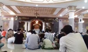 Pria, Ini Hukum Tidur Ketika Khotbah Jumat