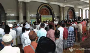 Masjid Agung Bangkalan Peringati Maulid Nabi