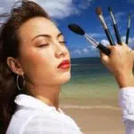 Wajah Anda Mudah Berkeringat? Lakukan 5 Cara Ini Agar Makeup Awet