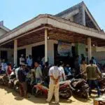 Tolak Lokasi TPS Pilkades Sampang, Warga Luruk Kantor P2KD