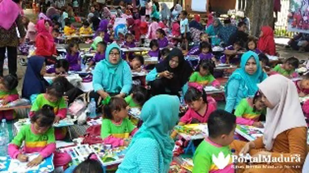 1.286 Anak ‘Mewarnai Negeri’ di Taman Paseban Bangkalan