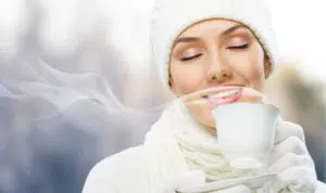 3 Bahaya Tiup Makanan atau Minuman Panas Bagi Kesehatan