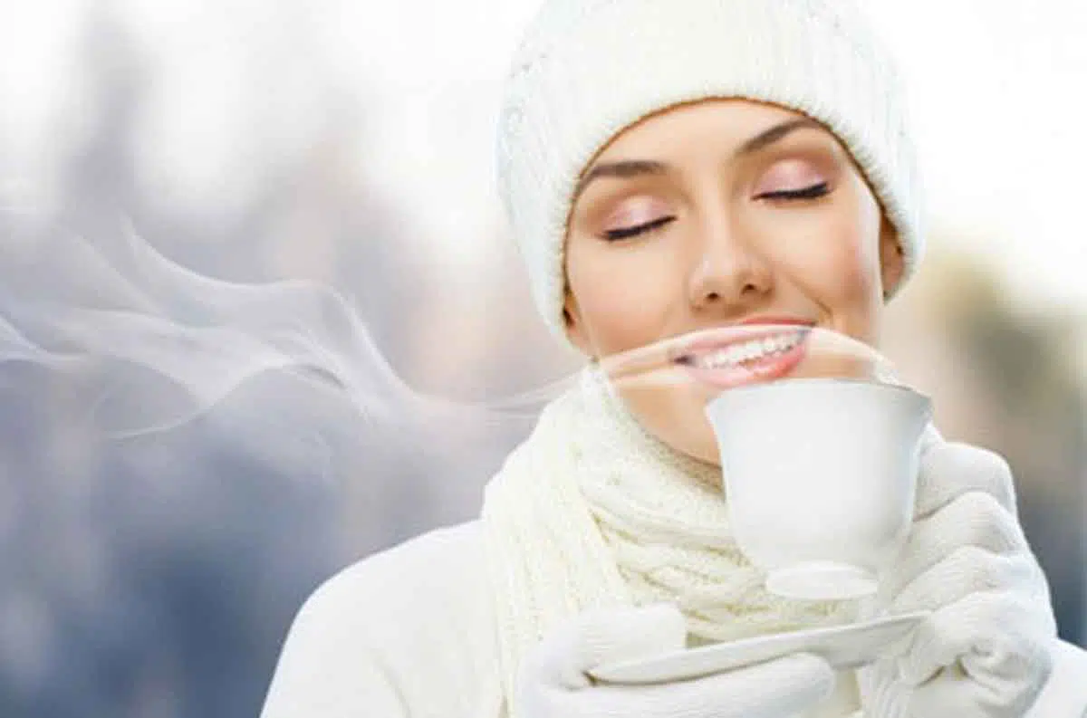 3 Bahaya Tiup Makanan atau Minuman Panas Bagi Kesehatan