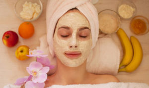 4 Jenis Masker dari Buah Segar yang Bisa Buat Wajah Lebih Cerah