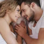 4 Perilaku yang Bisa Tunjukkan Kepedulian pada Pasangan saat Bercinta