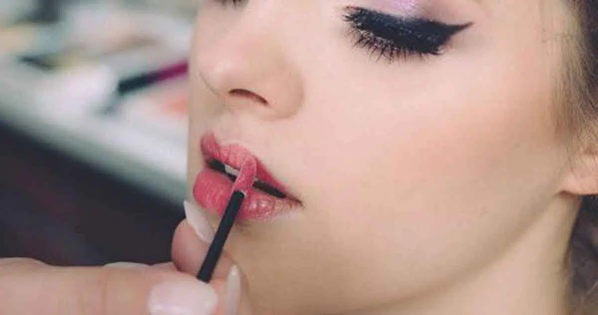 7 Jenis Lip Tint dan Keunggulannya Masing-masing