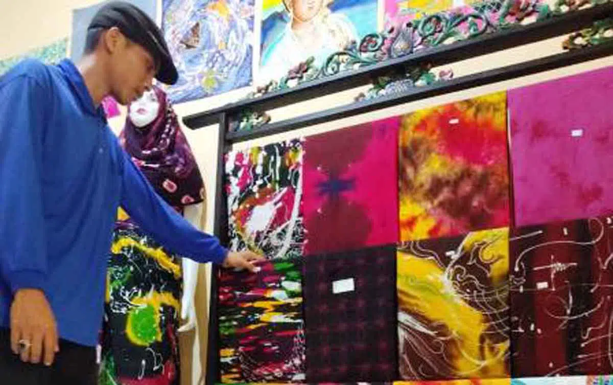 Keren! Keindahan 'Batik Rato WMS' di Gelaran Busana Etnik Nusantara (Etnura)