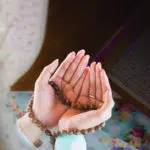 Ini Bacaan Doa Anak Untuk Seorang Ibu
