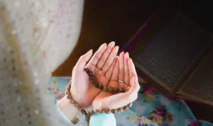 Ini Bacaan Doa Anak Untuk Seorang Ibu