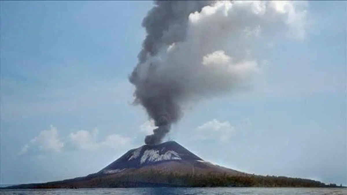 Gunung Anak Krakatau Erupsi, Tinggi Kolom Abu Capai 1 Kilometer