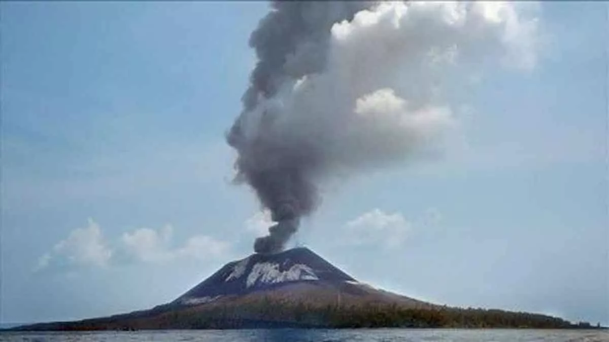 Gunung Anak Krakatau Erupsi, Tinggi Kolom Abu Capai 1 Kilometer