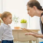 Hati-hati Bunda! Ini 4 Bahayanya Sering Bentak Anak