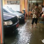 Kantor KPU Pamekasan Banjir, Dokumen Pemilu Terendam