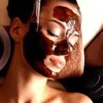 Kulit Cerah dengan Masker Cokelat Hitam, Yuk Intip Cara Membuatnya