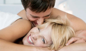 Lakukan 6 Teknik Foreplay Ini Ketika Istri Malas Bercinta