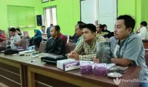 PWI Pamekasan Godok Anggota Piawai Menulis Berita Features
