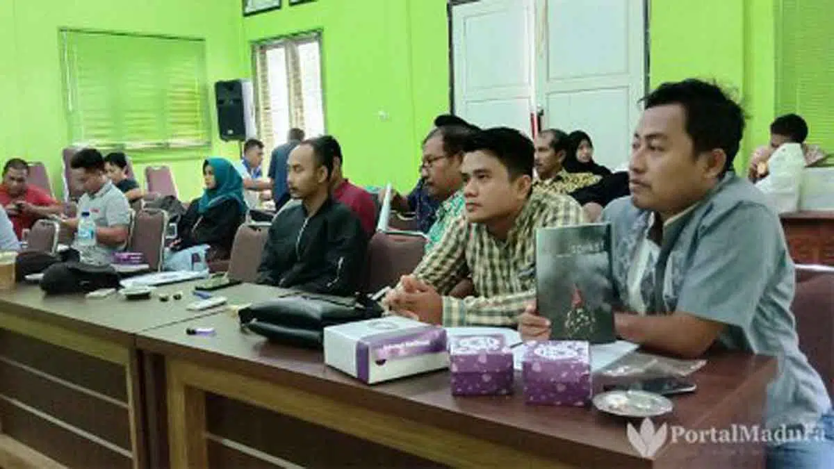 PWI Pamekasan Godok Anggota Piawai Menulis Berita Features
