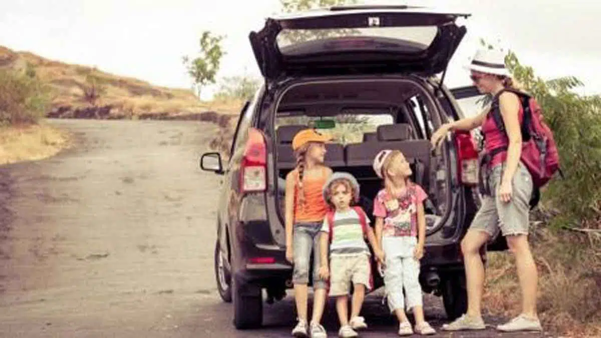 Siap Liburan Akhir Tahun Pakai Mobil? Perhatikan 6 Hal Ini