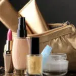 Saat Traveling, Ini 6 Makeup yang Wajib Dibawa