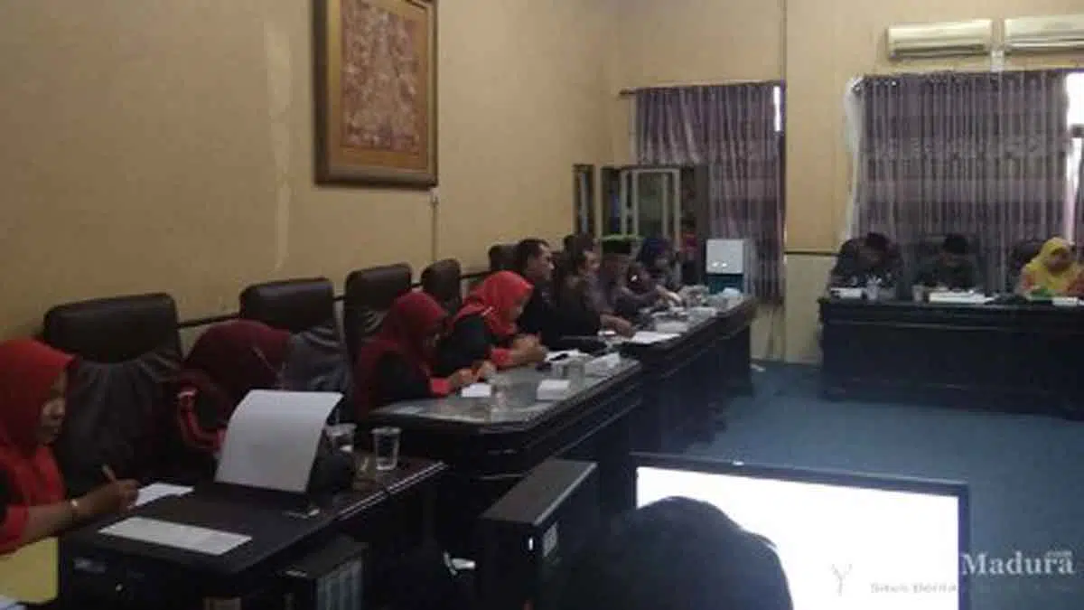 Minta Naikkan Gaji, Ratusan Perawat Datangi Kantor DPRD Sumenep