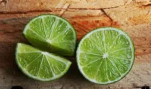 Minum Jeruk Nipis Bisa Bikin Perempuan Cepat Hamil, Benarkah?