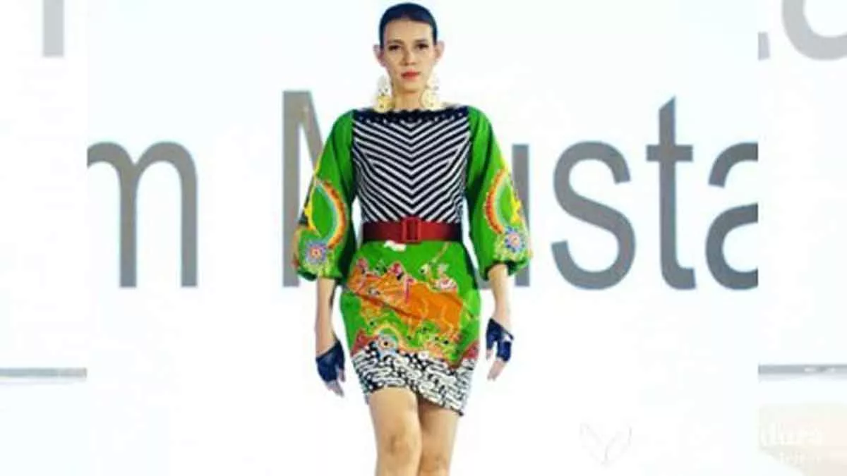 Keren! Keindahan ‘Batik Rato WMS’ di Gelaran Busana Etnik Nusantara (Etnura)