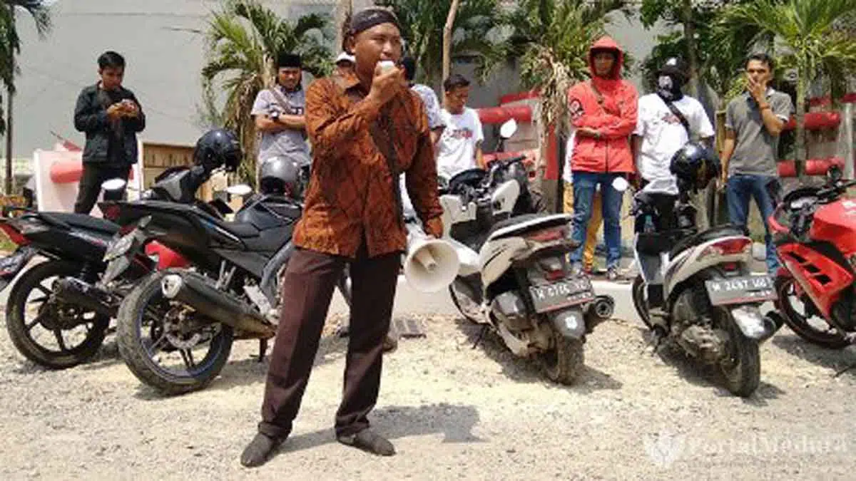 Penyeberangan Kalianget-Talango Langganan Macet, Warga Demo Bupati Sumenep