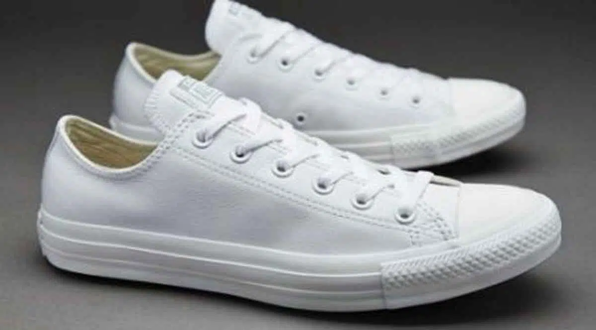 5 Cara Tepat Cuci Sneakers