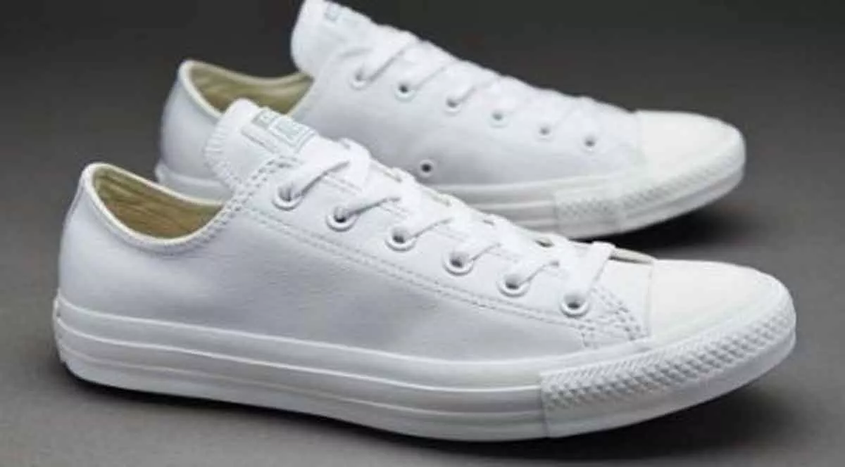 5 Cara Tepat Cuci Sneakers