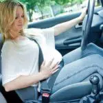 Wanita Hamil, Begini Cara Aman Pakai Sabuk Pengaman Mobil