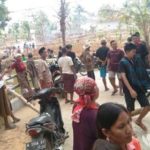 Pengaspalan Jalan di Desa Pamaroh Dibongkar, Alat Berat Dihadang Pakai Kayu