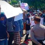 Warga Pragaan Daya Demo Kejari, Minta Serius Tangani Dugaan Penyimpangan APBDes dan Raskin