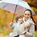 Begini Tips Liburan di Musim Hujan Bersama Anak