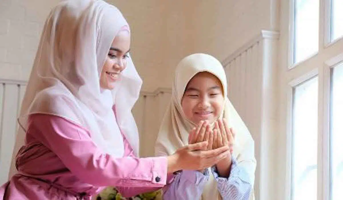 5 Adab Orang Tua pada Anaknya Menurut Imam Al-Ghazali