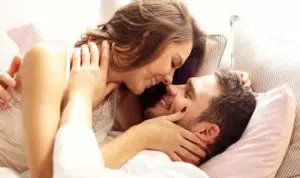 5 Gaya Bercinta untuk Penetrasi Lebih Dalam yang Direkomendasikan