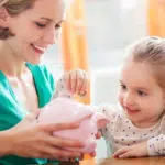 7 Cara Efektif Ajari Anak Rajin Menabung Sejak Dini